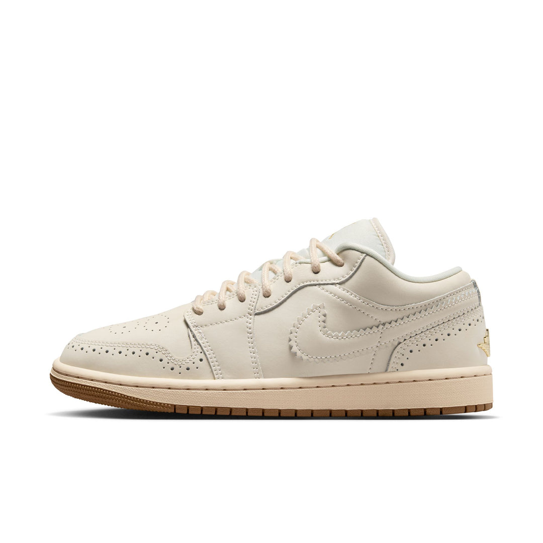 Air Jordan 1 Low SE (Chalk/Chalk-Metallic Gold-Pearl White)